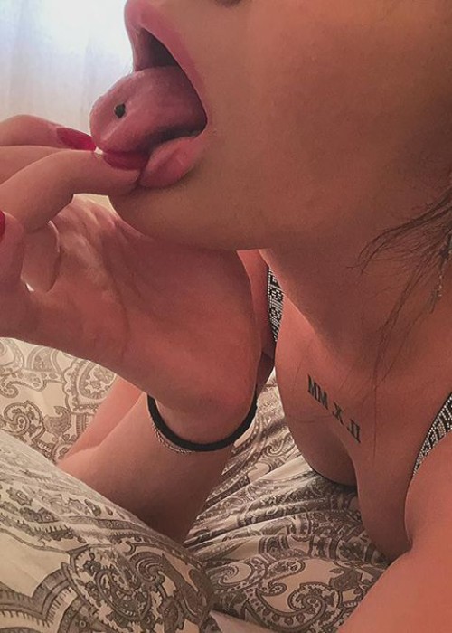 Проститутка Элис Элис