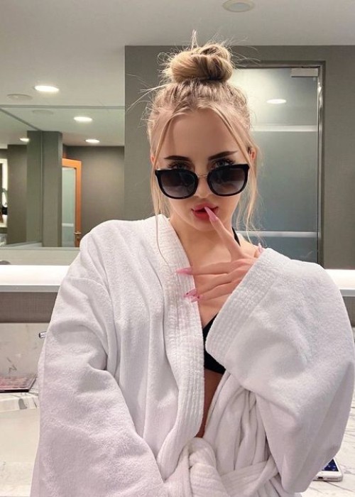 Проститутка Моника Моника